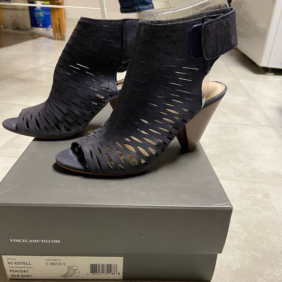 Vince Camuto navy peep toe sandal - Picture 2 of 2